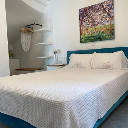Ferienhaus 3 Floor Dionysos, For Up To 9 Guest Ofrínion