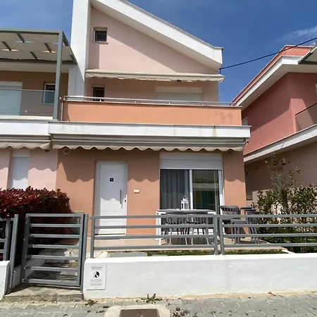 3 Floor Dionysos, For Up To 9 Guest Ofrínion